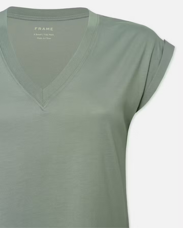 Frame Easy V-Neck Tee in Sage