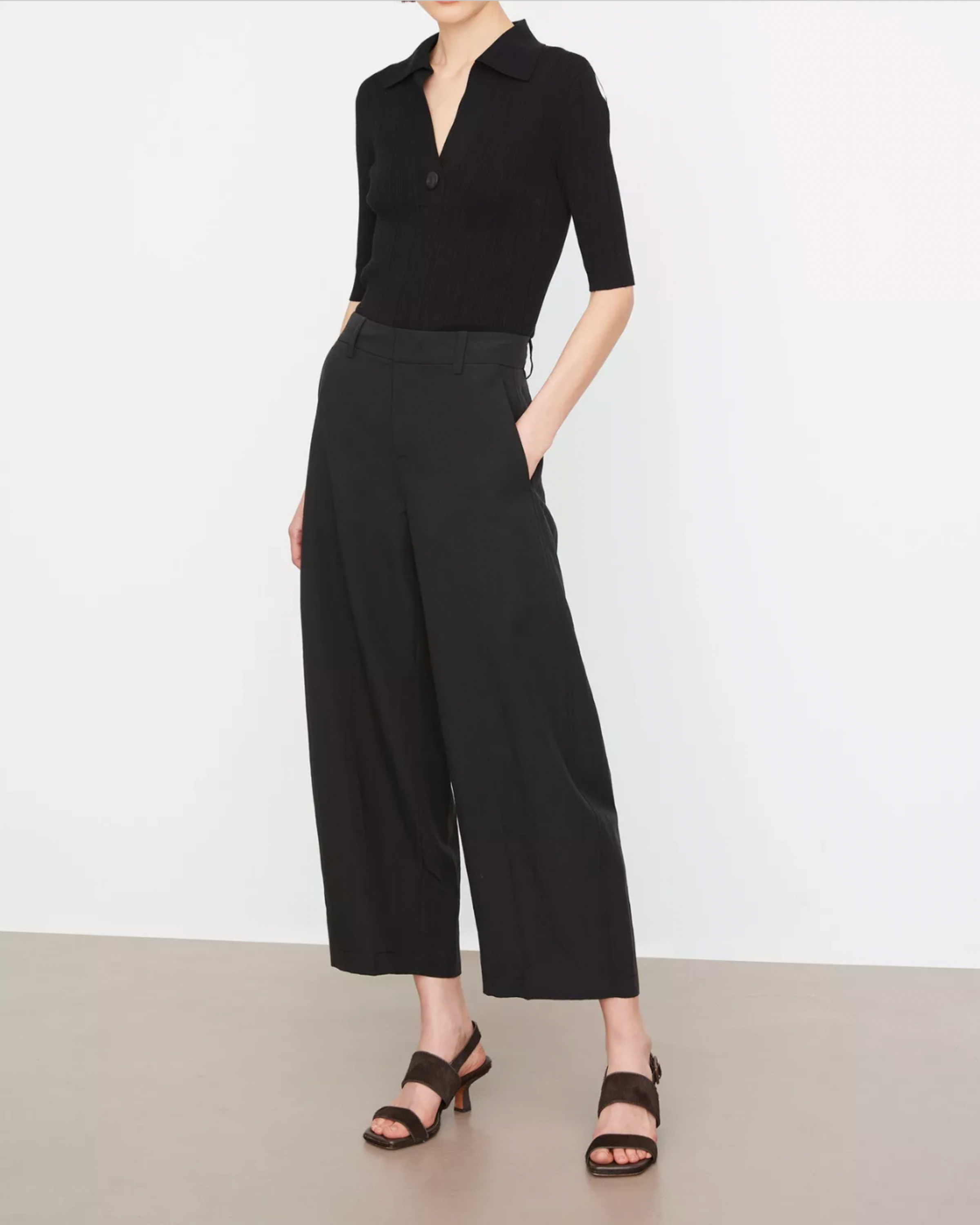 Vince Mid Rise Sculpted Crop Pant in Black