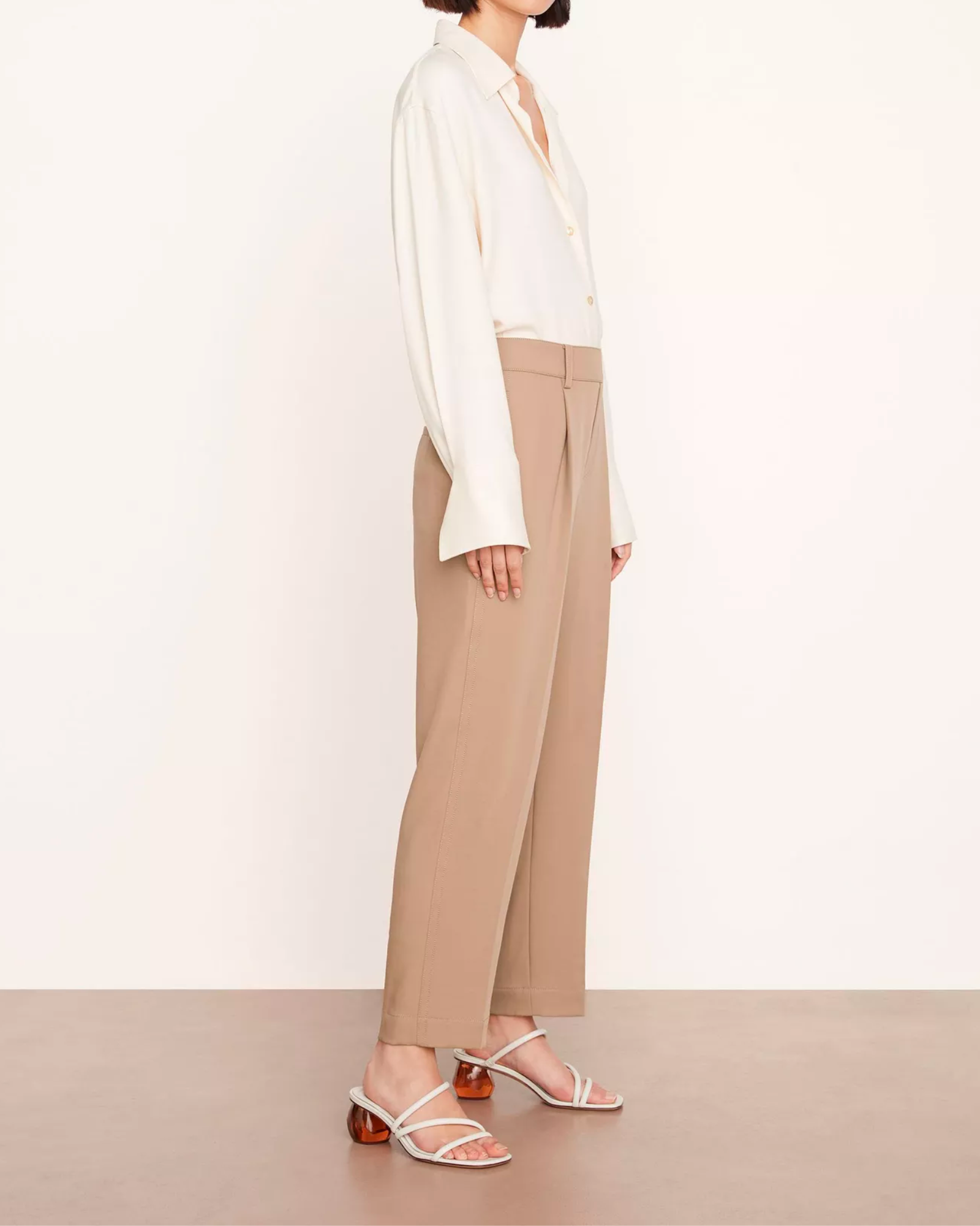Vince Tapered Pull on Pant in Sandshell