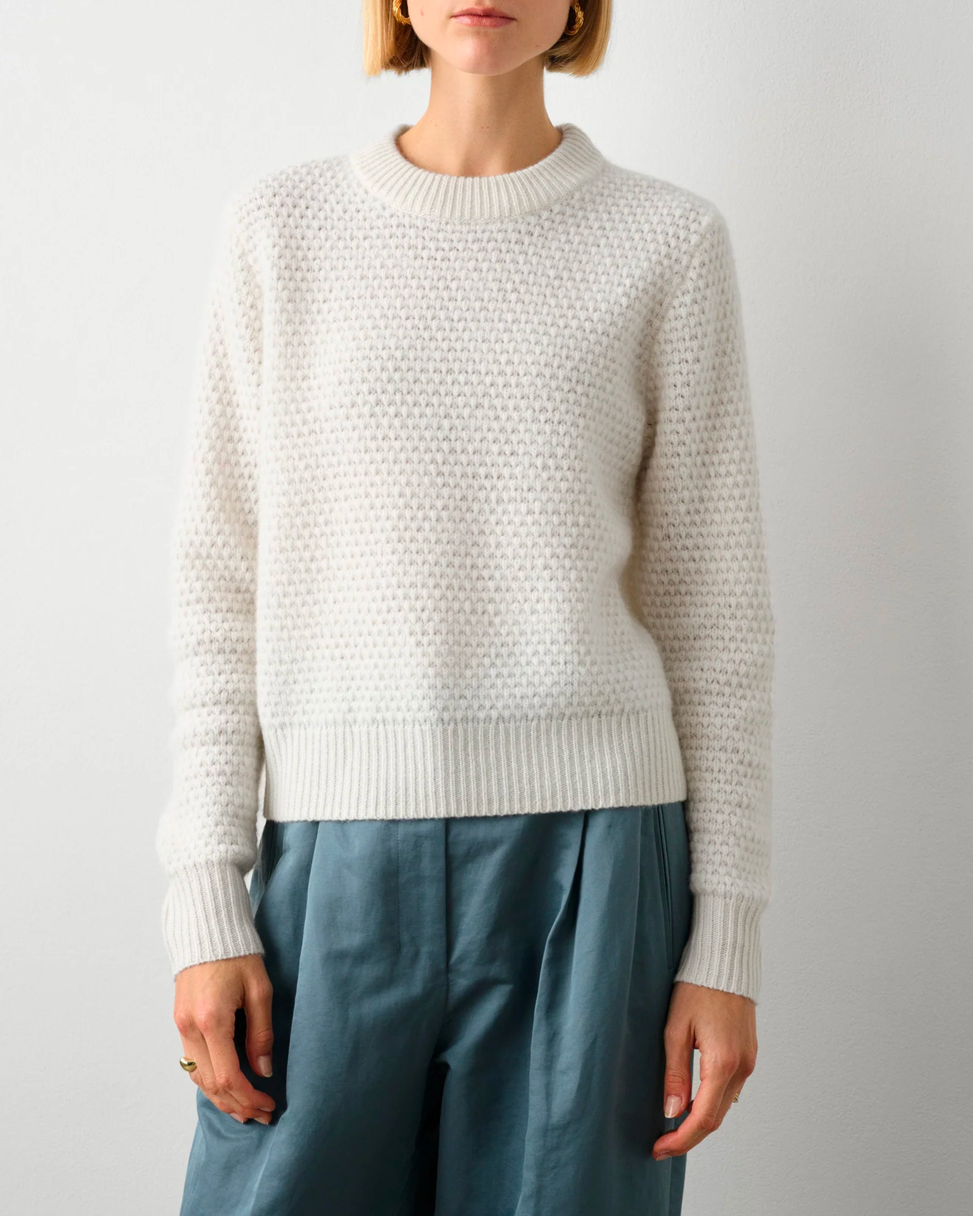 White + Warren Cashmere Textured Crewneck Sweater in Soft White