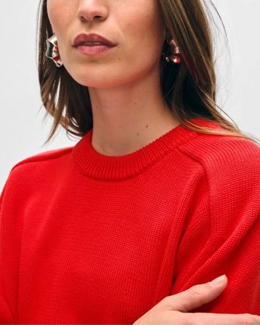 White + Warren Cotton Saddle Sleeve Crewneck in Cherry